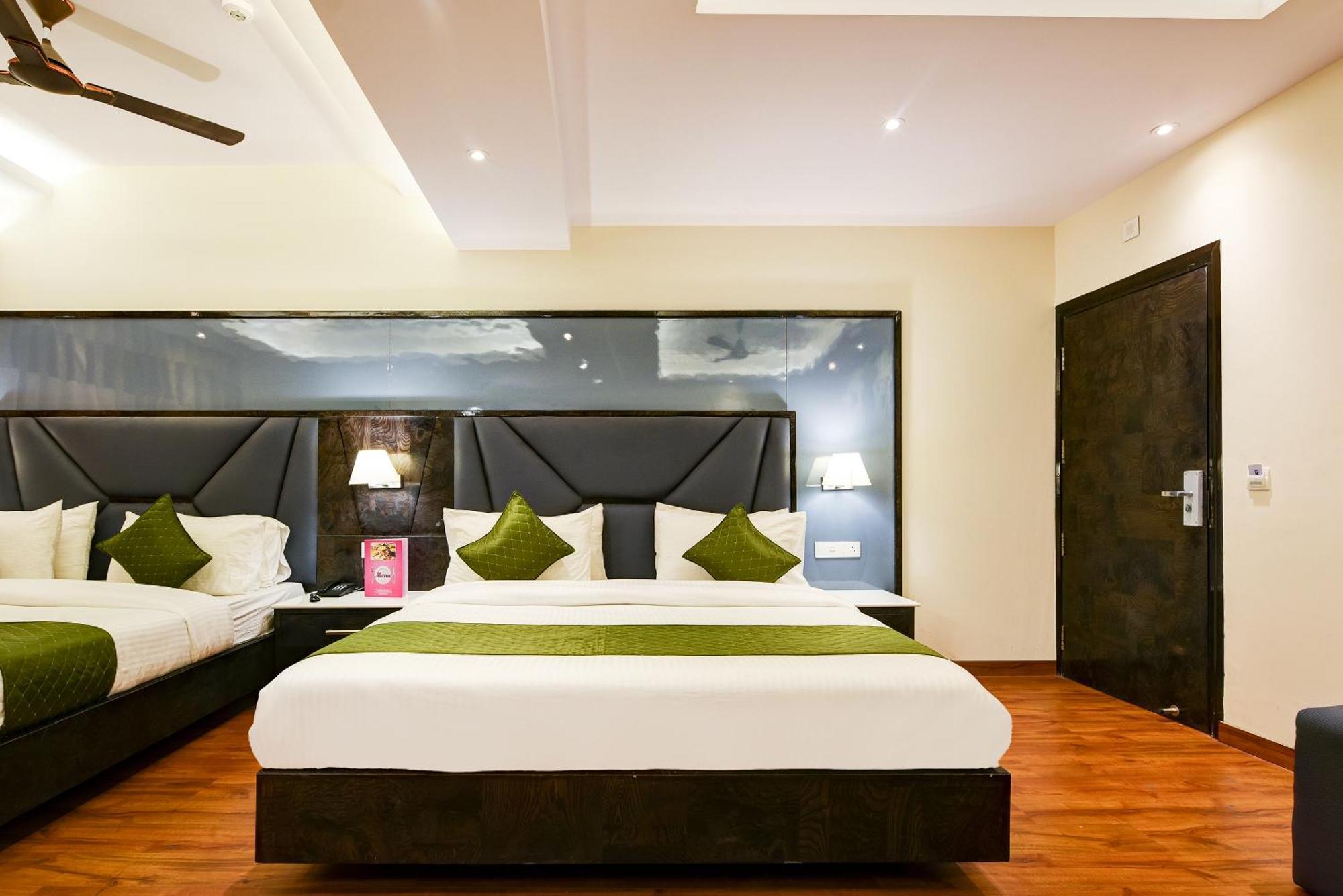 ניו דלהי Hotel Geet Deluxe מראה חיצוני תמונה
