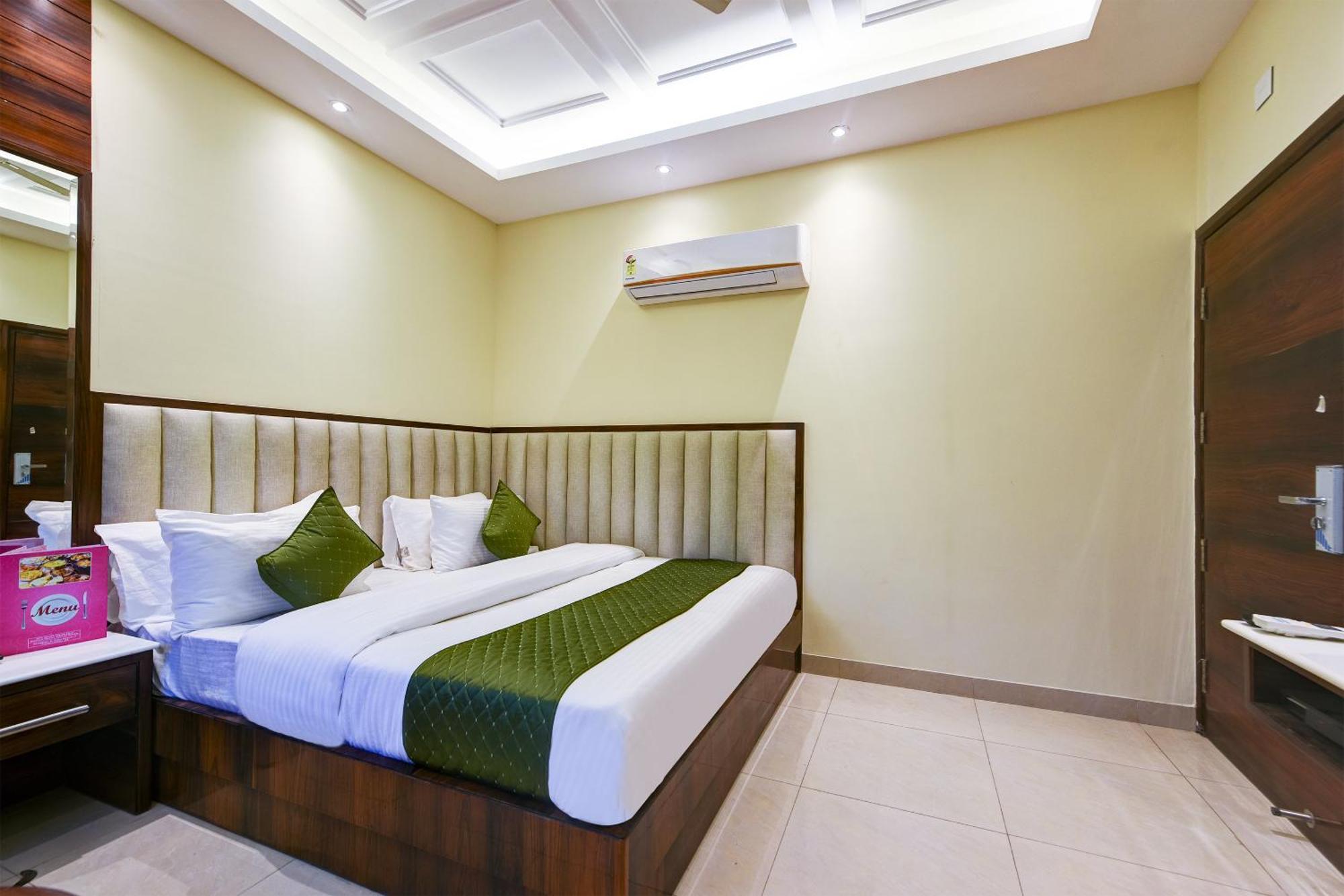 ניו דלהי Hotel Geet Deluxe מראה חיצוני תמונה